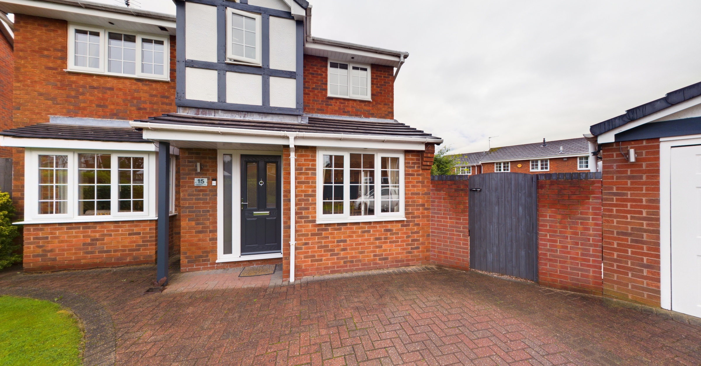 15 Knightsbridge Close