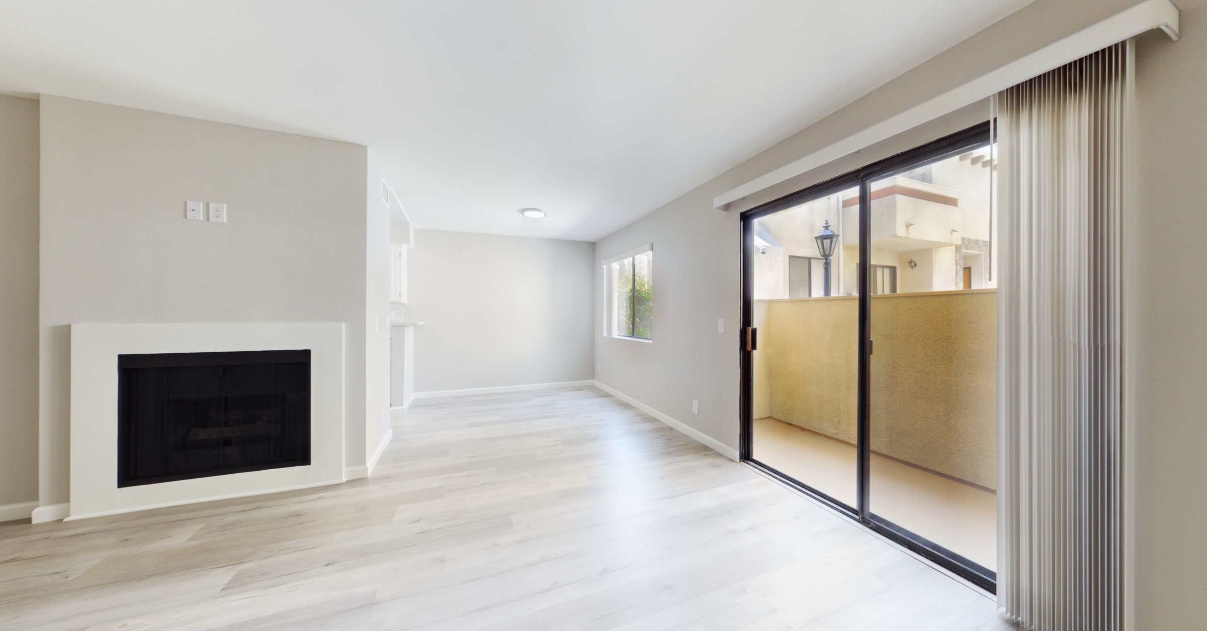 One Bedroom Apartment White Oak Apartments in Encino B2 5465 White Oak