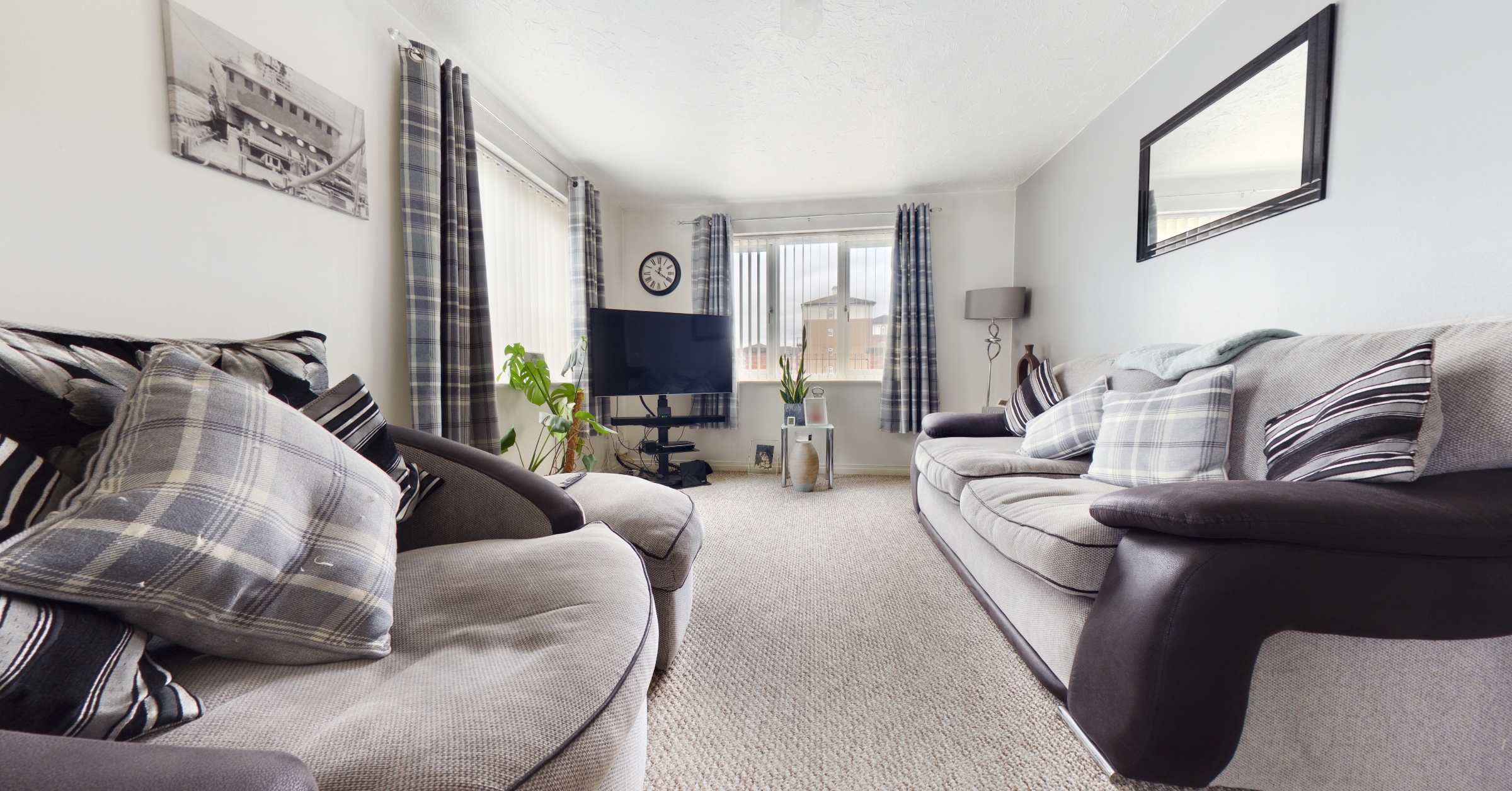 Sale 1 Hartley Bridge