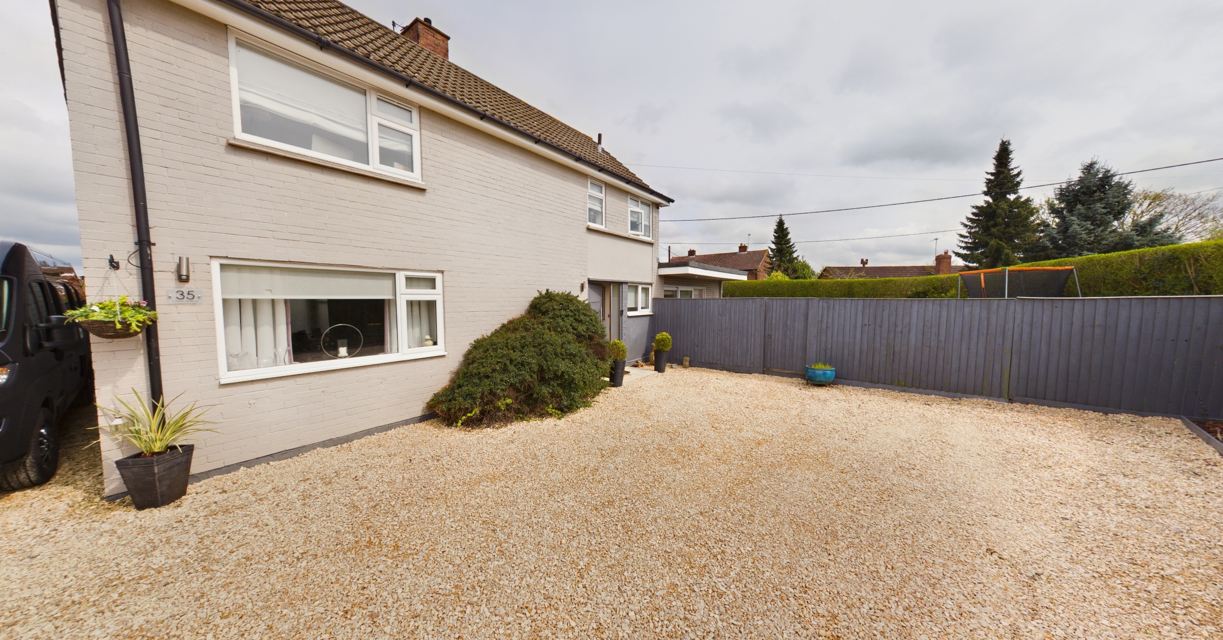 35 Earl Howe Road, Holmer Green