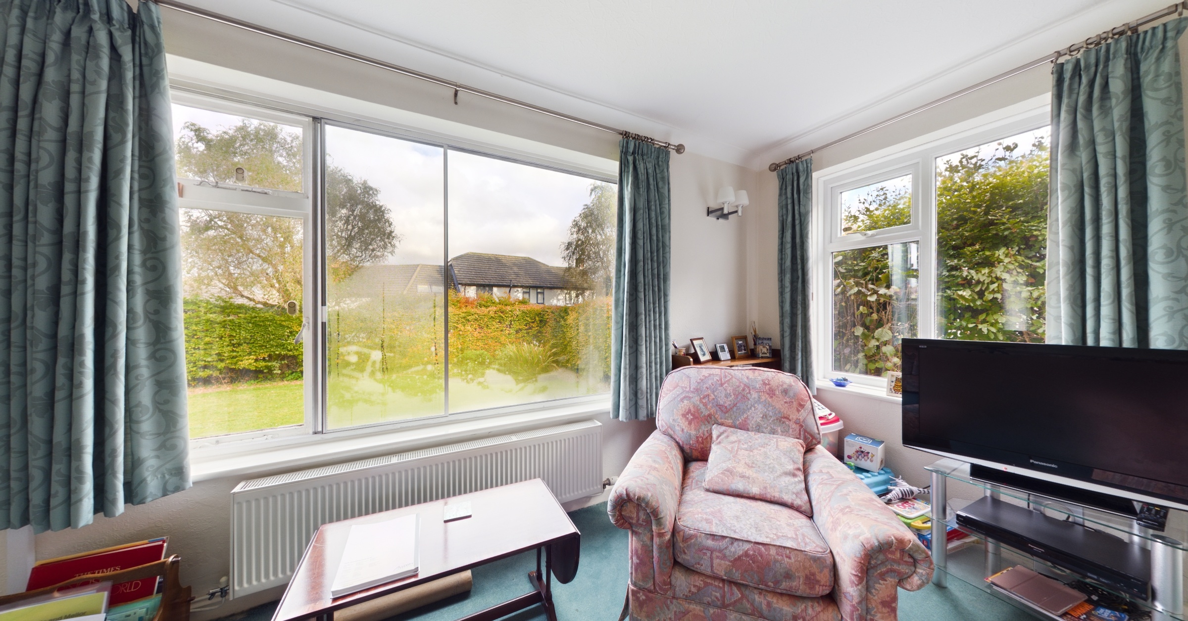 9 lower strines road