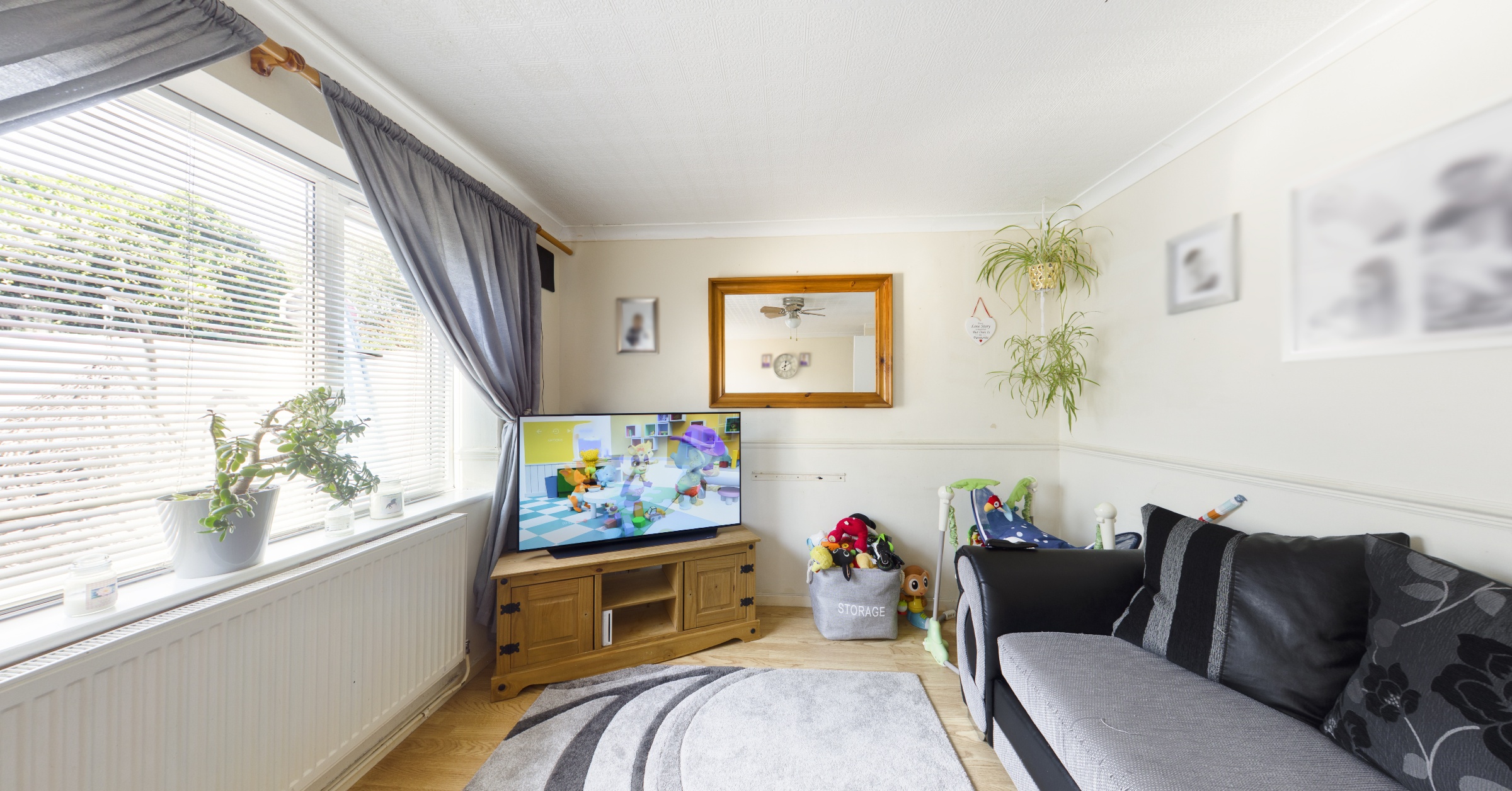 220 Westbourne, Woodside, Telford, TF7 5QP.