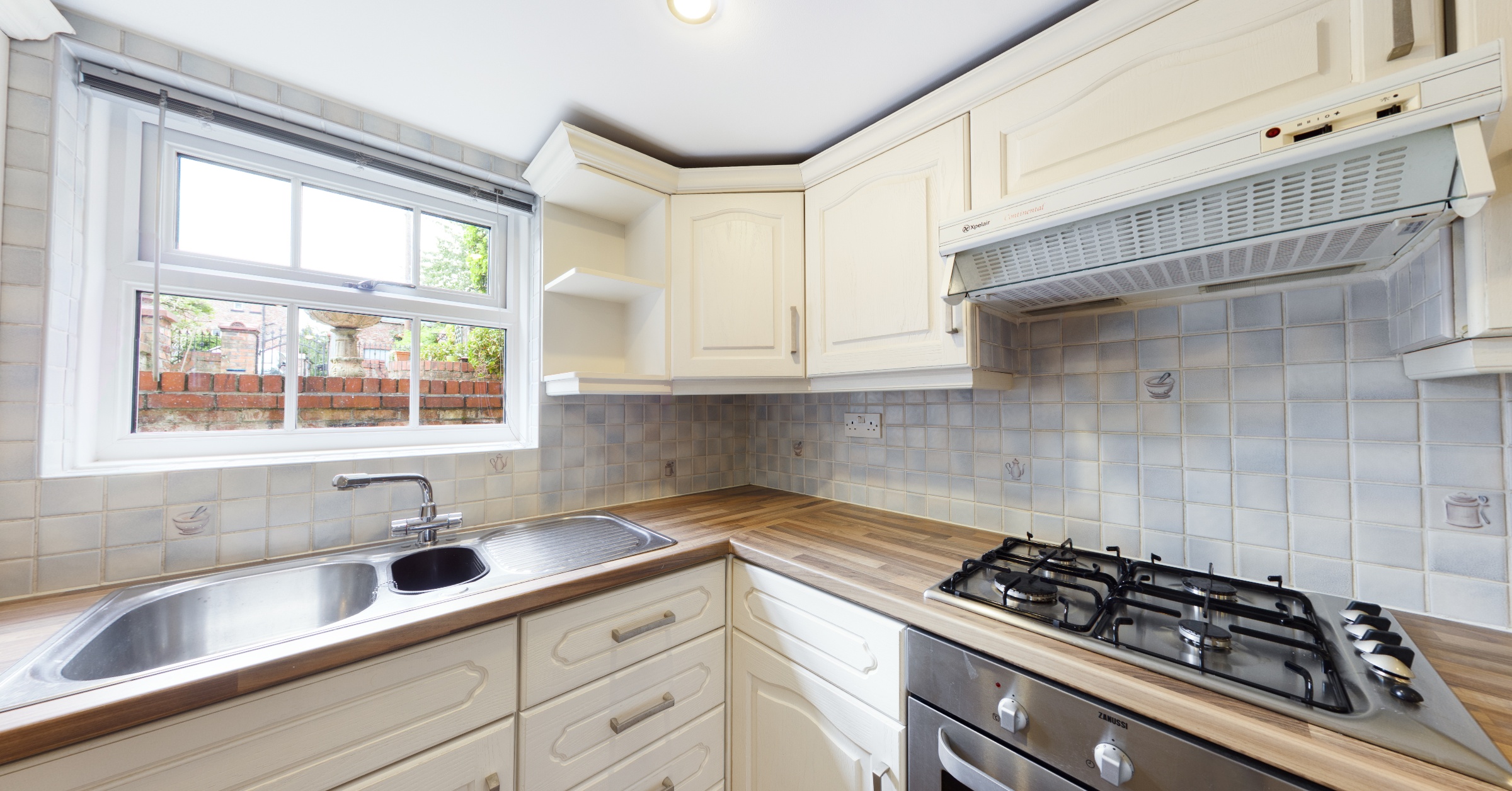 Basement Flat, Wellington Road, Stockport, SK4 2PB