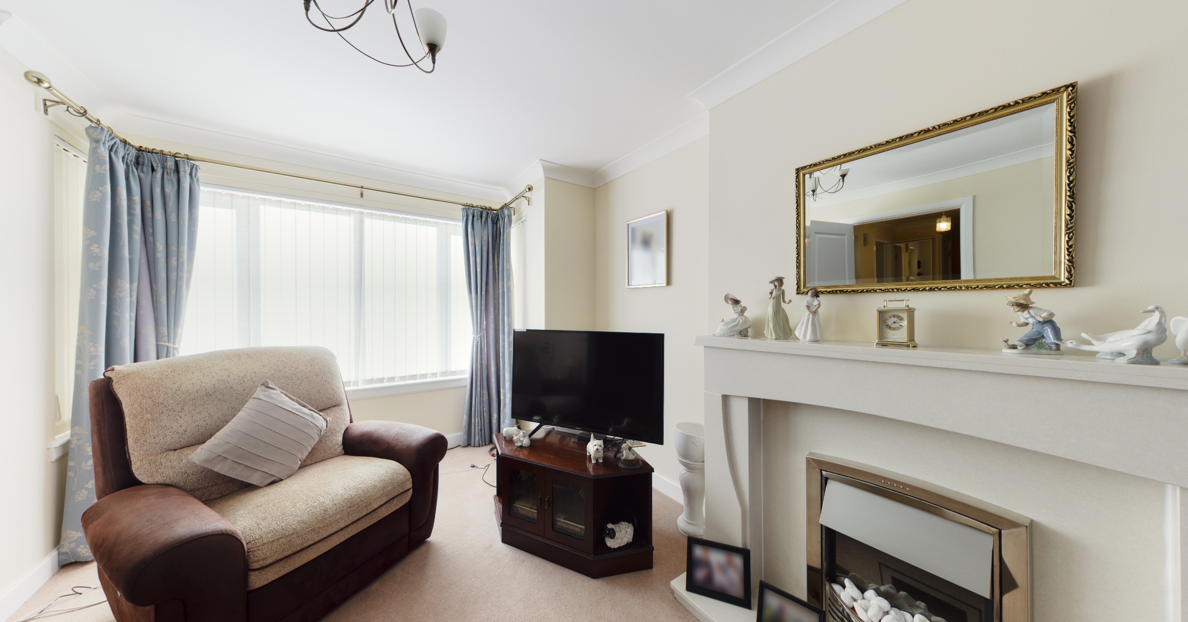 21 Byretown Gardens, Kirkfieldbank