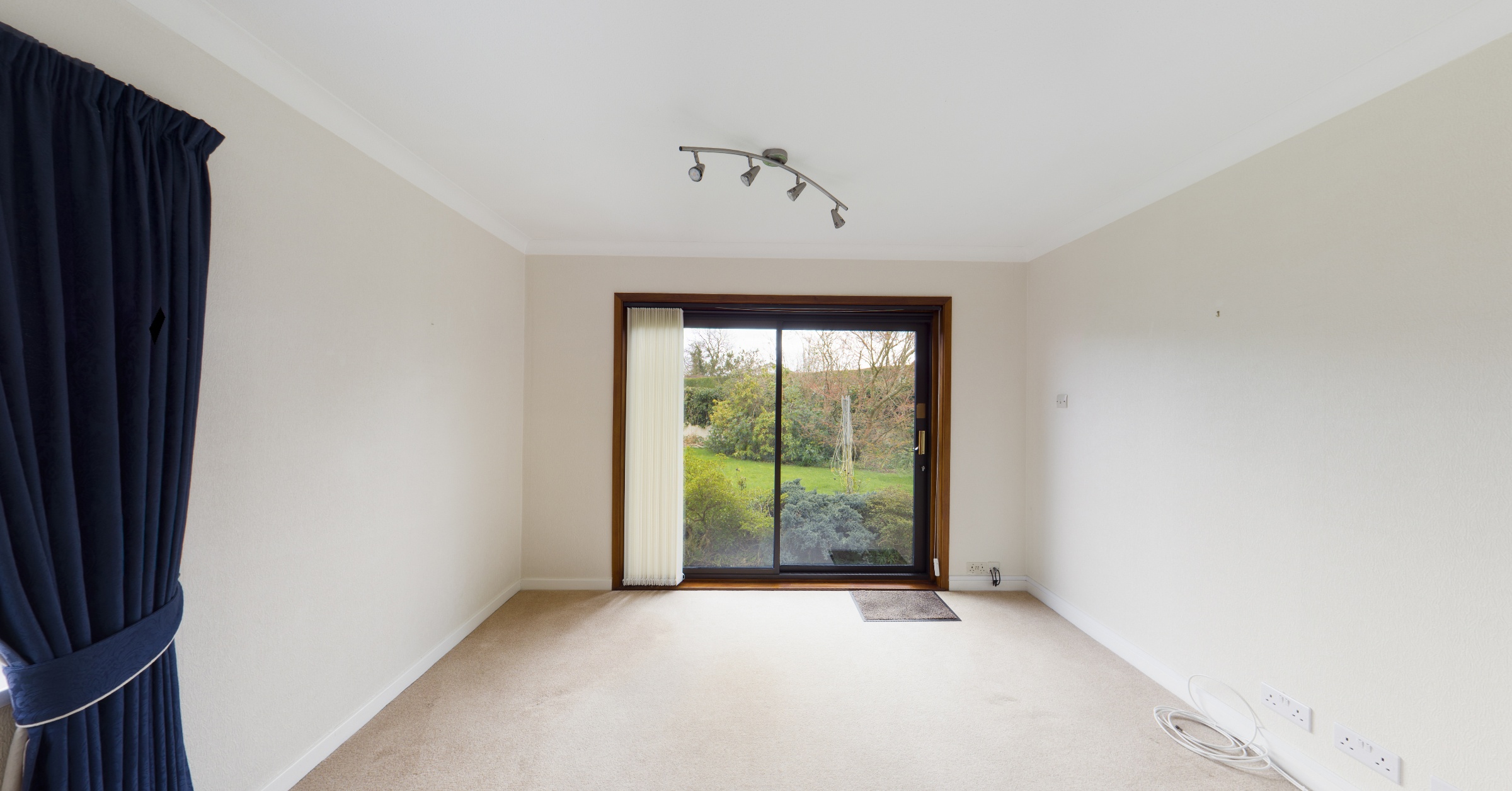 8 Elm Drive, Llanellen